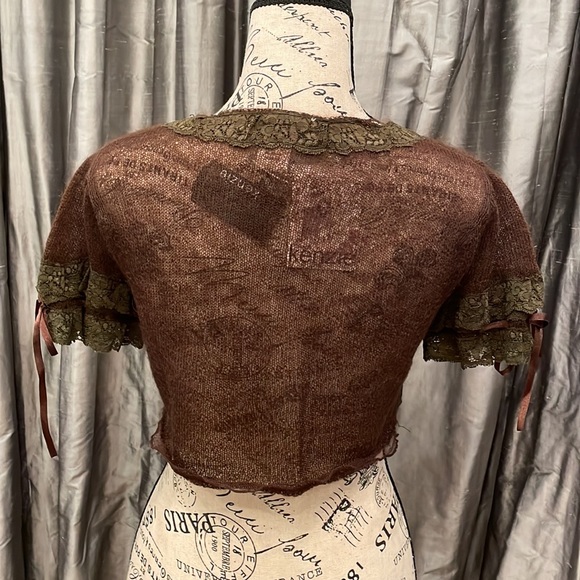 Kenzie Women’s short sweater size Large - Picture 4 of 9